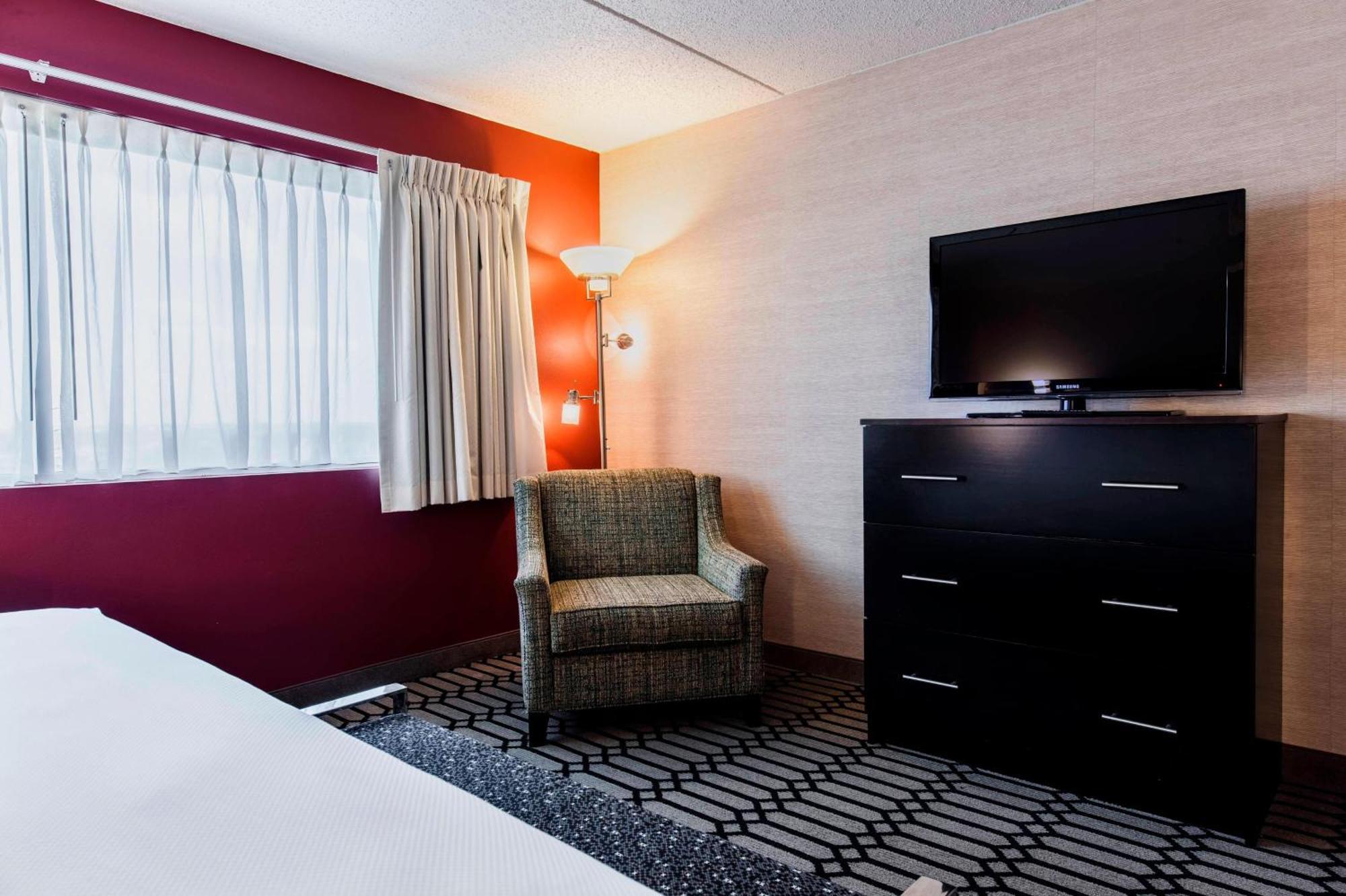 Delta Hotels By Marriott Fargo Exterior photo